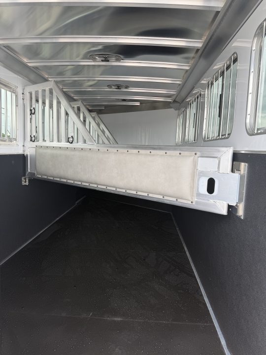 New 2026 Featherlite 4 Horse Gooseneck Horse Trailer