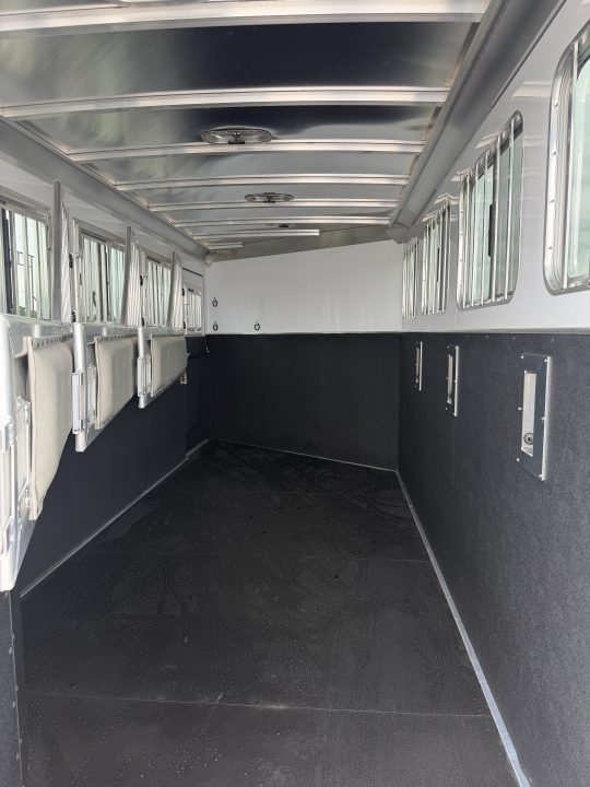 New 2026 Featherlite 4 Horse Gooseneck Horse Trailer