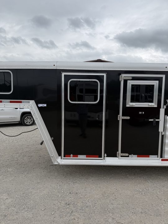New 2026 Featherlite 4 Horse Gooseneck Horse Trailer