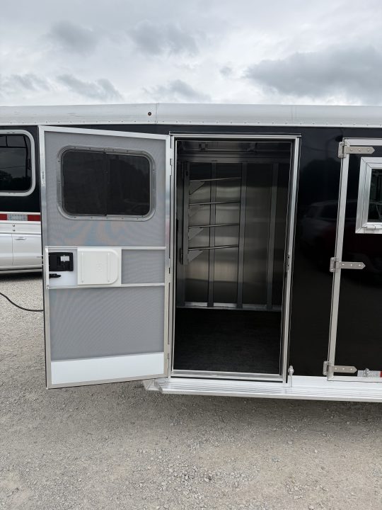 New 2026 Featherlite 4 Horse Gooseneck Horse Trailer