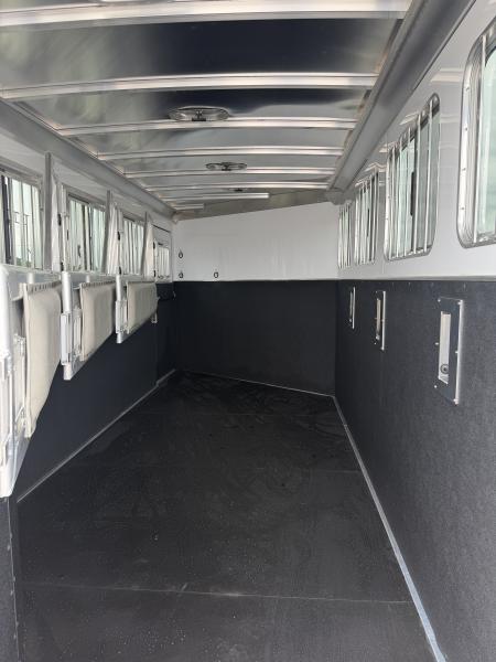 New 2026 Featherlite 4 Horse Gooseneck Horse Trailer
