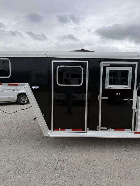 New 2026 Featherlite 4 Horse Gooseneck Horse Trailer