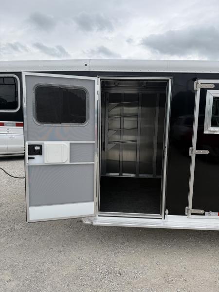New 2026 Featherlite 4 Horse Gooseneck Horse Trailer