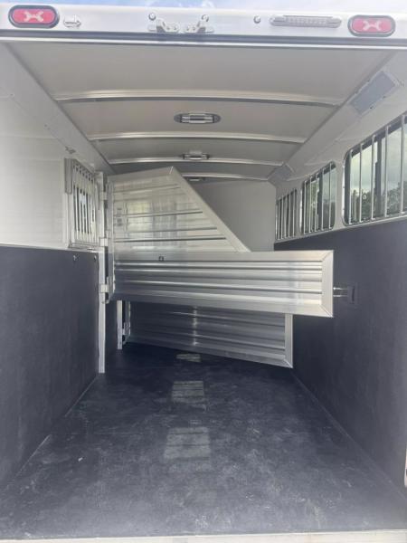 New 2027 Cimarron 3 Horse Bumper Pull