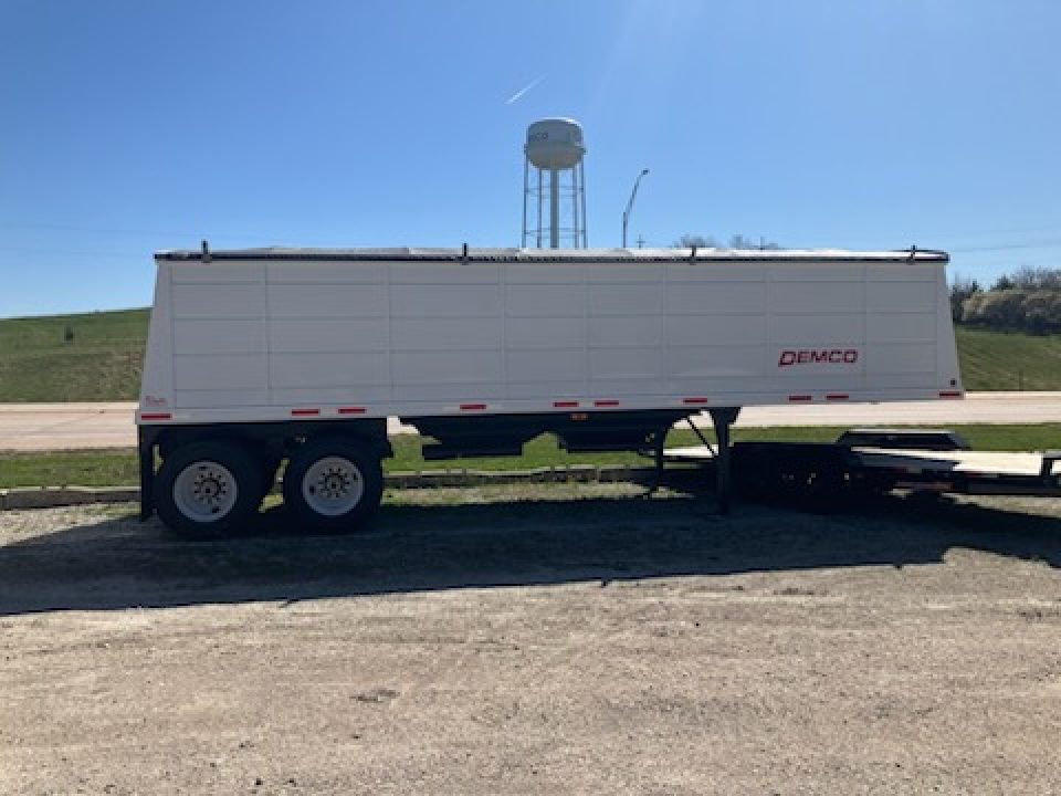 New 2026 Demco 30' Grain Hopper