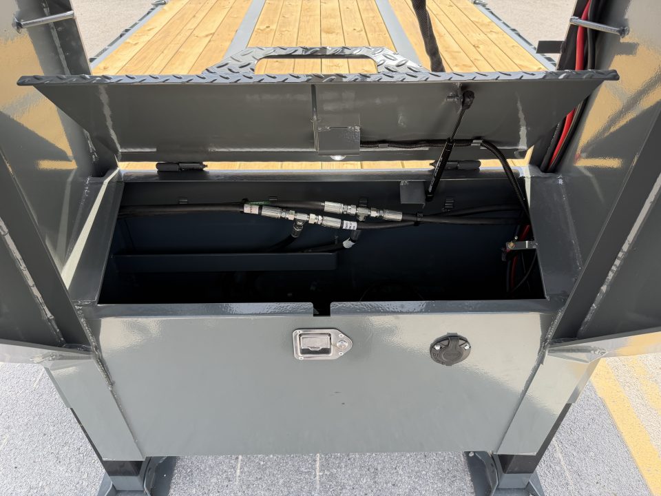 New 2026 Sure-Trac 8.5x25 (20+5) Pro Series GN Deckover Trailer