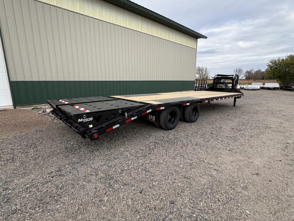 New 2026 30' PJ Low-Pro Gooseneck Trailer