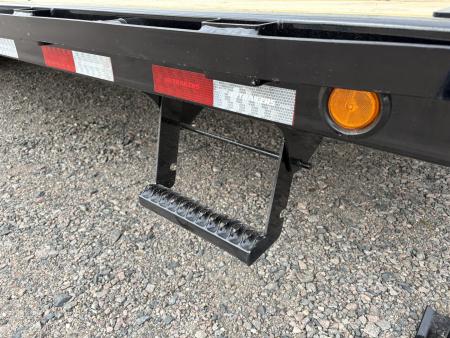 New 2026 30' PJ Low-Pro Gooseneck Trailer