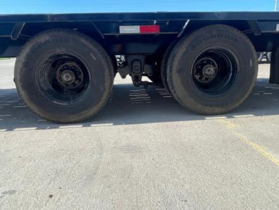 New 2026 PJ Trailers LD402 40' x 102" Hydraulic Brakes Flatbed Trailer