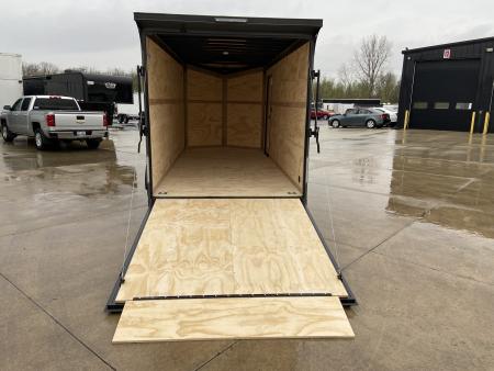 New United UJ-7X16 Enclosed Trailer