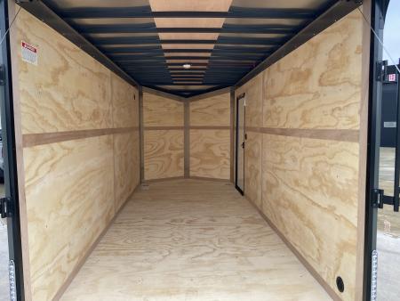 New United UJ-7X16 Enclosed Trailer