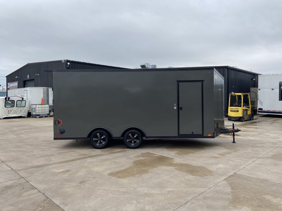 New United UJ-8.5X18 Enclosed Trailer