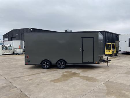 New United UJ-8.5X18 Enclosed Trailer