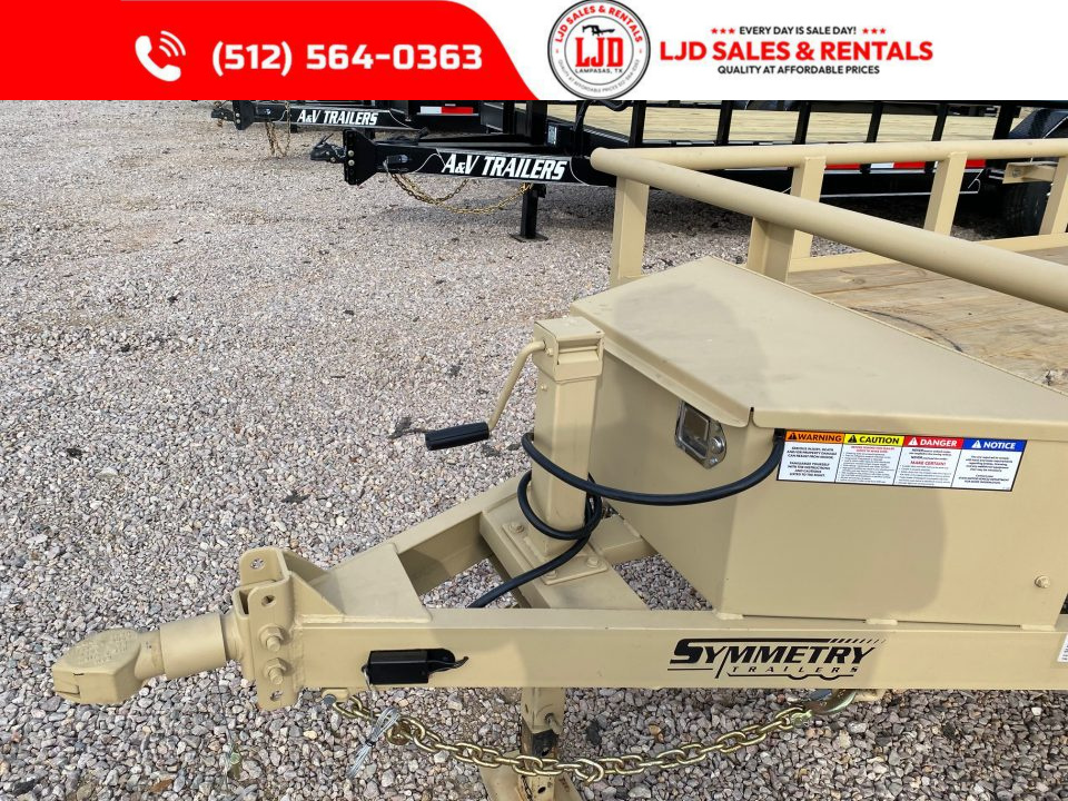 New 2026 Symmetry - 83" X 20' - Pipetop Trailer - 5200lb Axles - Gate