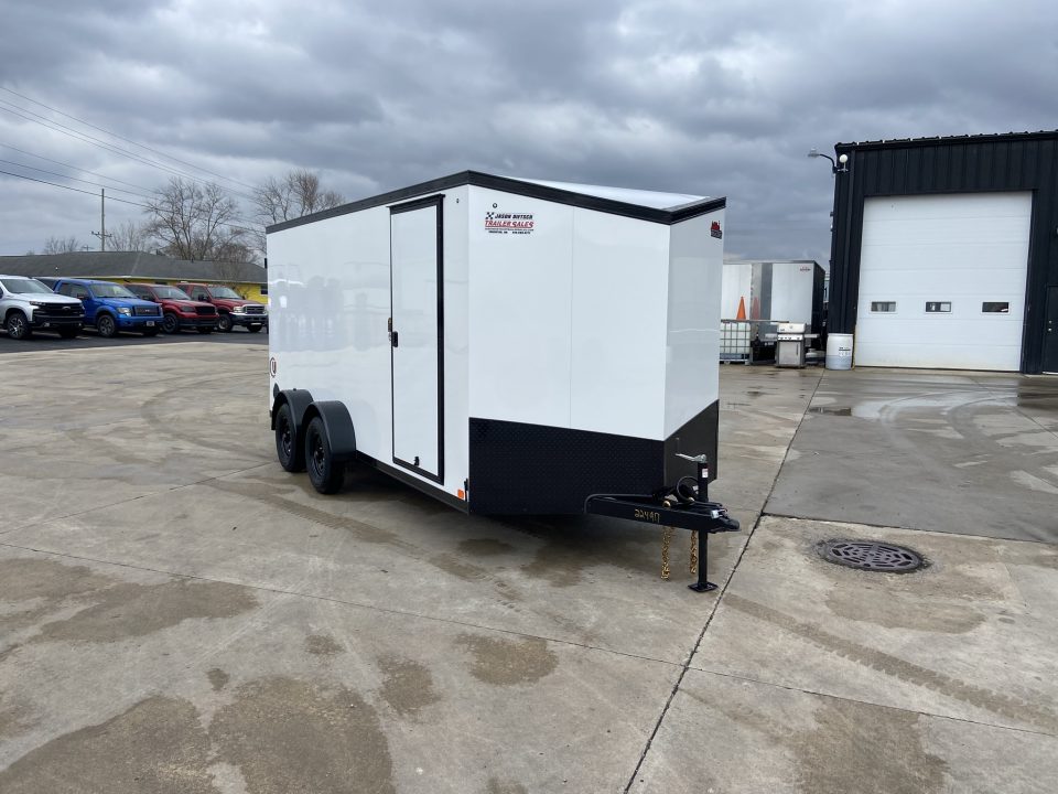 New United UJ-7X16 Enclosed Trailer