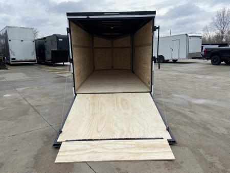 New United UJ-7X16 Enclosed Trailer