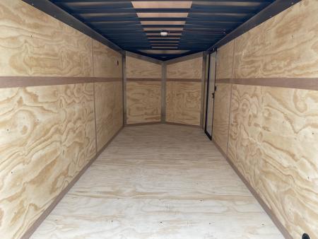 New United UJ-7X16 Enclosed Trailer