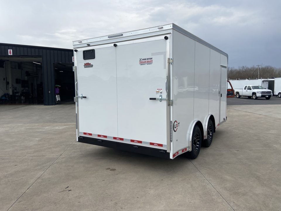 New United UXT-8.516 Enclosed Trailer