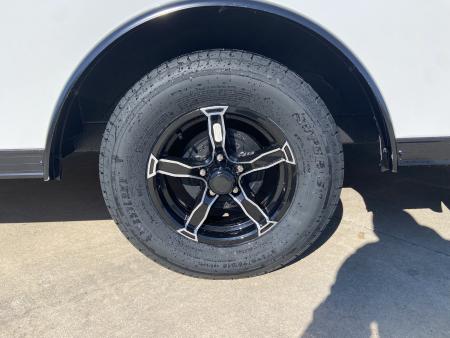 New United UJ-8.5X16 Enclosed Trailer