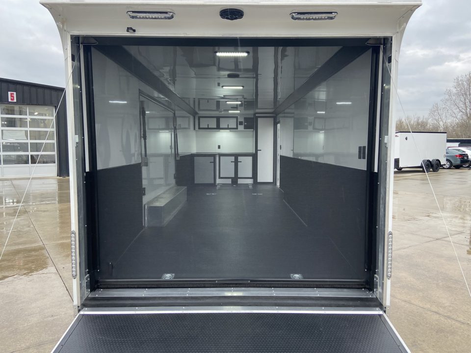 New United APREM-8.528 Racing Trailer