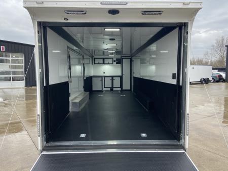 New United APREM-8.528 Racing Trailer