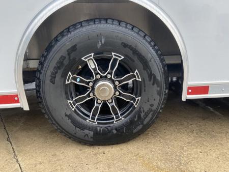 New United APREM-8.528 Racing Trailer