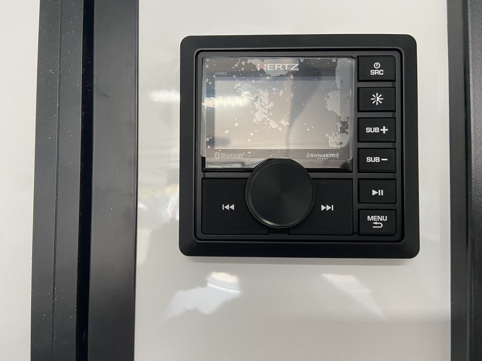 New United PREM-8.528 Racing Trailer