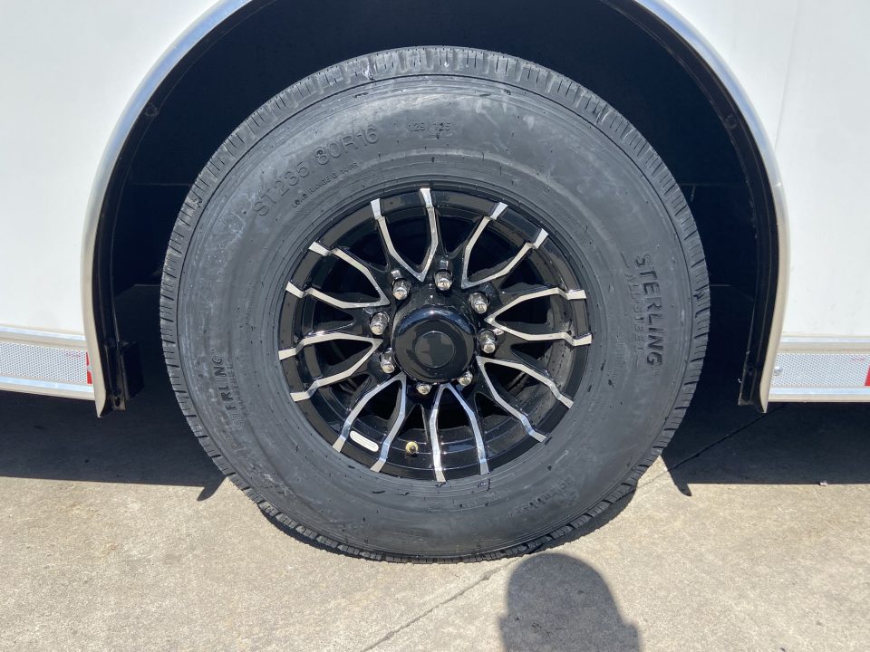 New United PREM-8.528 Racing Trailer