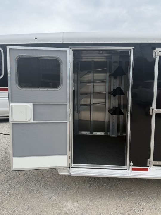 New 2026 Featherlite 6 Horse Gooseneck Horse Trailer