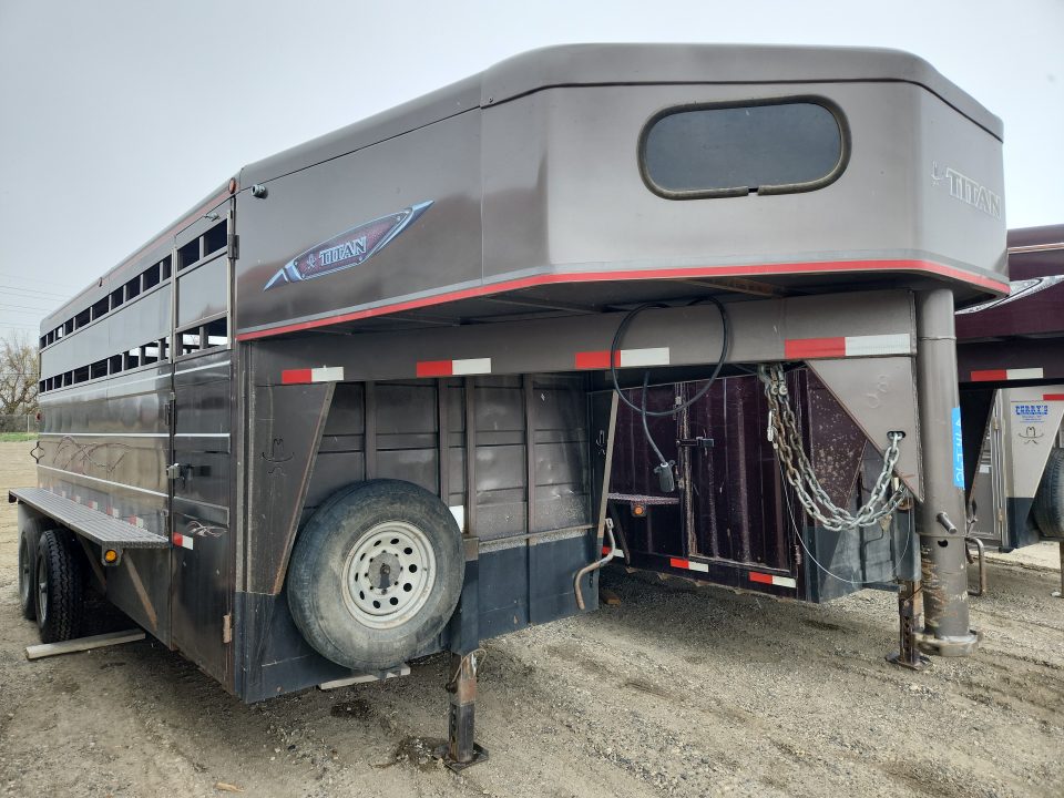 Used 2014 Titan Trailer 18’ GN Classic Horse Trailer