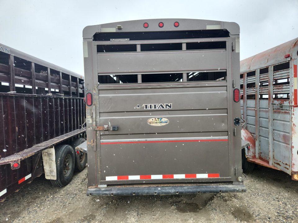 Used 2014 Titan Trailer 18’ GN Classic Horse Trailer