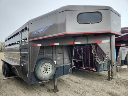 Used 2014 Titan Trailer 18’ GN Classic Horse Trailer