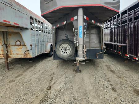 Used 2014 Titan Trailer 18’ GN Classic Horse Trailer