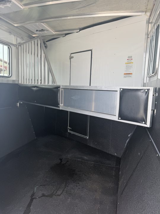 Used 2022 Sundowner 2 Horse Gooseneck Living Quarters Horse Trailer