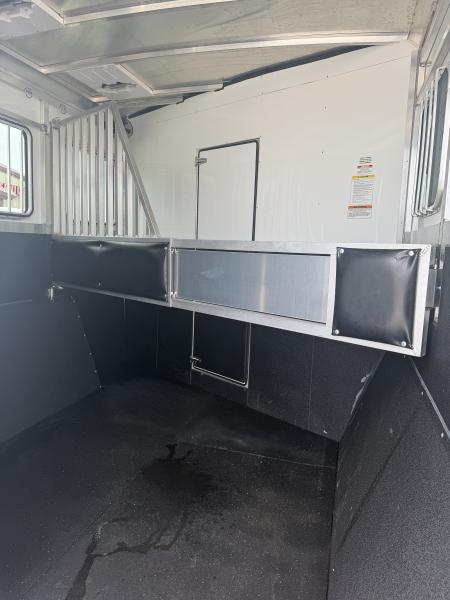 Used 2022 Sundowner 2 Horse Gooseneck Living Quarters Horse Trailer