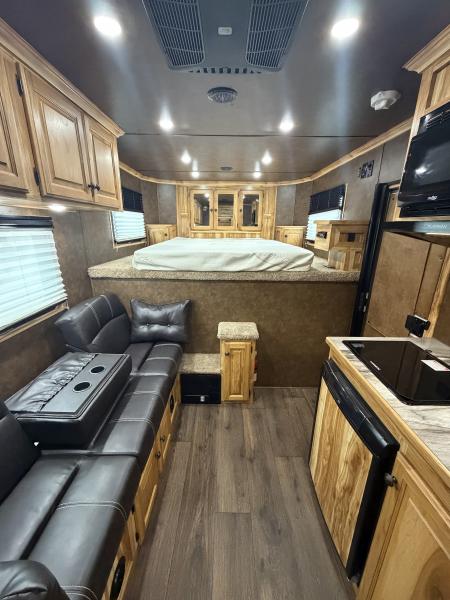 Used 2022 Sundowner 2 Horse Gooseneck Living Quarters Horse Trailer