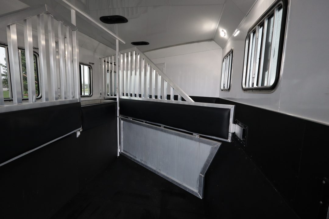 Used 2016 Bison Trailers 4 Horse LQ Trailer