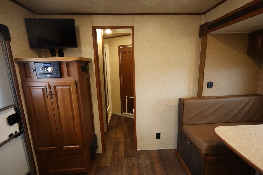 Used 2016 Bison Trailers 4 Horse LQ Trailer