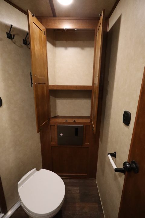 Used 2016 Bison Trailers 4 Horse LQ Trailer