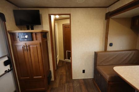 Used 2016 Bison Trailers 4 Horse LQ Trailer