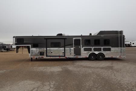 Used 2016 Bison Trailers 4 Horse LQ Trailer