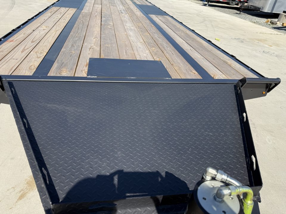 New 2026 Diamond C Trailers DET210-24 Equipment Trailer
