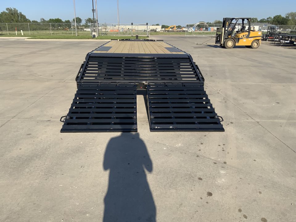 New 2026 Diamond C Trailers DEC 208 Deckover Trailer