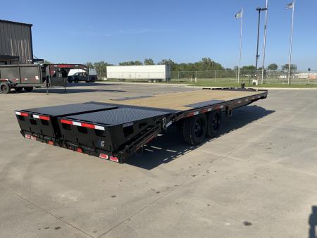 New 2026 Diamond C Trailers DEC 208 Deckover Trailer