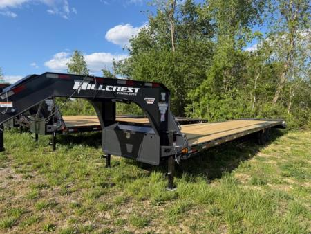 New HillCrest Gooseneck 30+5 17.6 W/ Max Ramps
