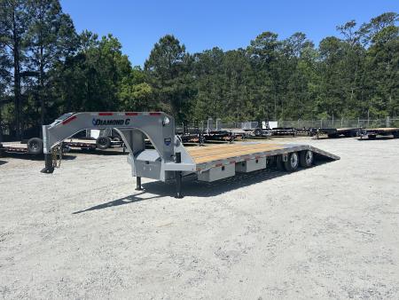 New 2026 Diamond C FMAX212 8.5x32 Hydraulic Dovetail - PACESETTER ! 8.5x32, Disc Brakes, 12K Axles & MORE