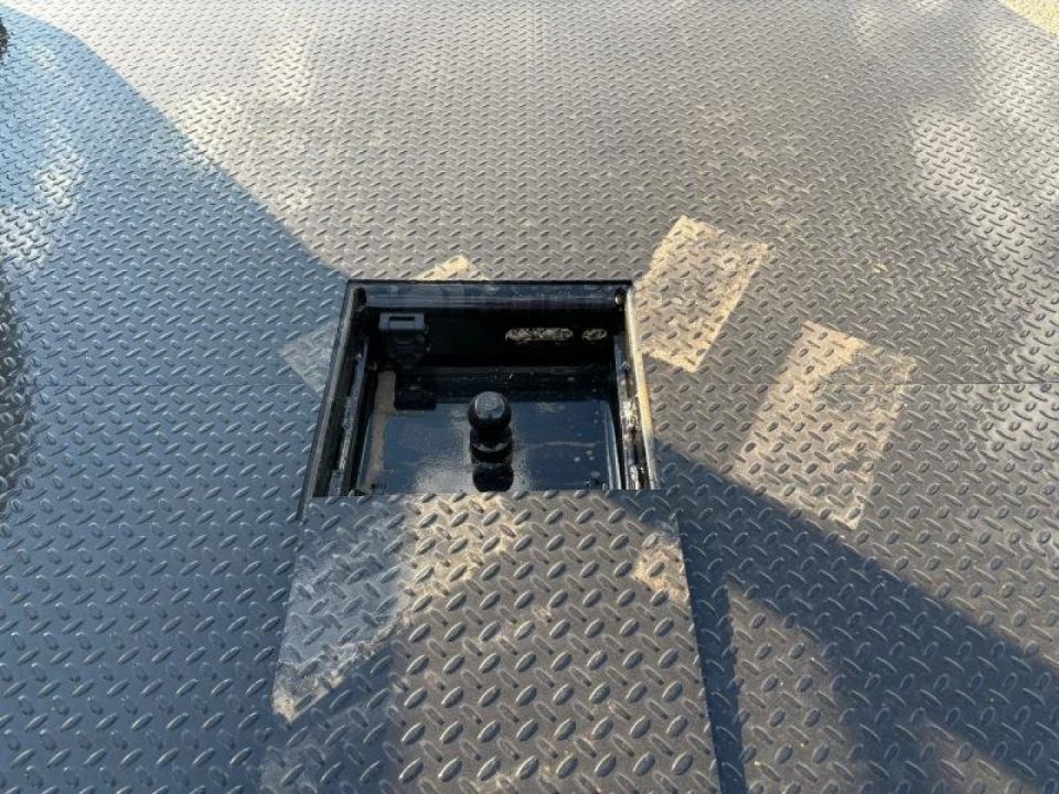 2026 903 Truck Beds SD Skirted Deck photo 7