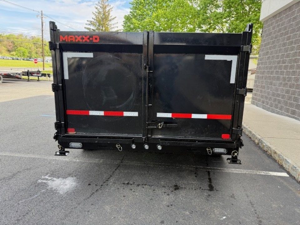 New 2027 MAXX-D DJX8316 Dump Trailer
