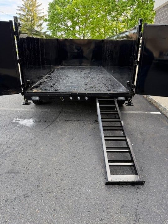 New 2027 MAXX-D DJX8316 Dump Trailer