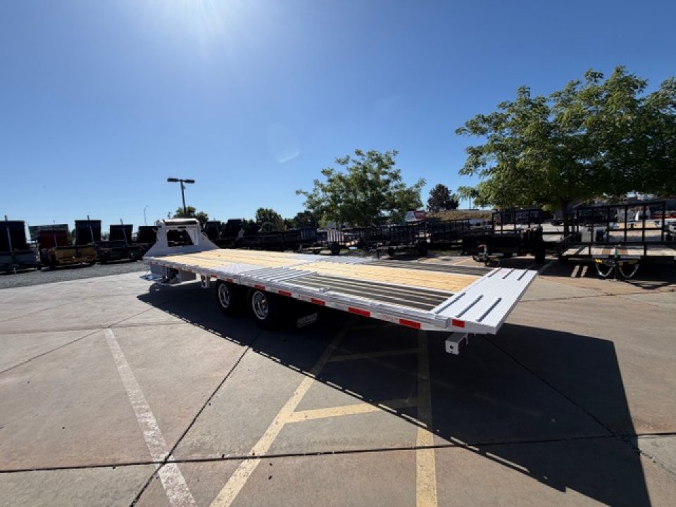 New 2026 Diamond C Trailers FMAX212L32X102HDT 8.5FT X 32FT 25.9K GVW Equipment Trailer